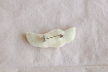 Load image into Gallery viewer, Brooch - Oval-shaped Botanical
