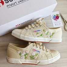 Load image into Gallery viewer, Chamomiles on Superga 2750 Classic
