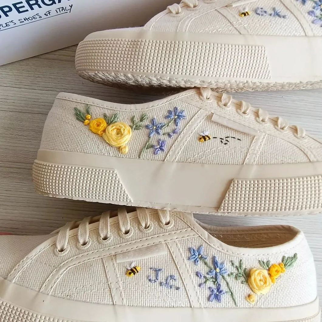 Bees and Yellow Roses on Superga 2750 Classic (Beige/Natural)