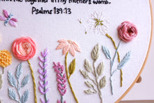 Load image into Gallery viewer, Ava Flower Garden Name Hoop
